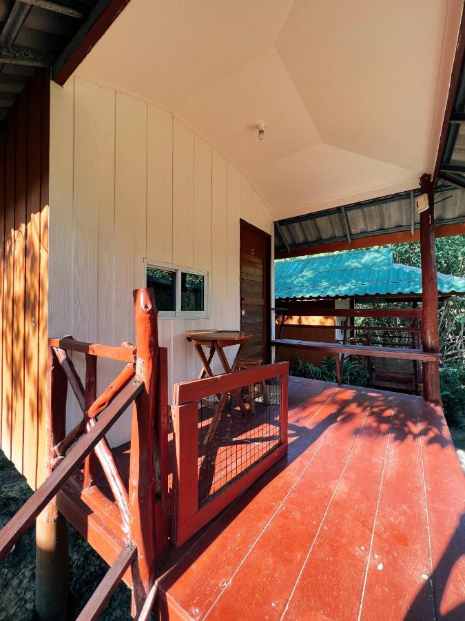 Lonely Groove Hotel Koh Chang Exterior photo